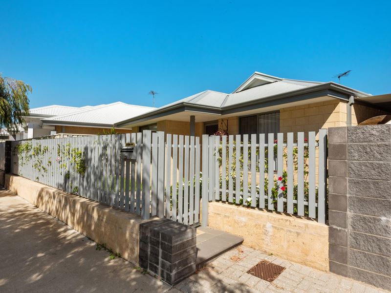 13 Wandina Way, Golden Bay WA 6174