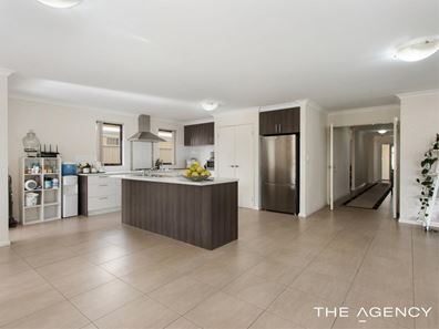 10 Carcione Avenue, Secret Harbour WA 6173