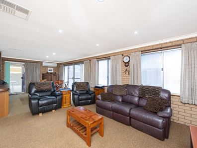 29 Seahaven Street, Safety Bay WA 6169