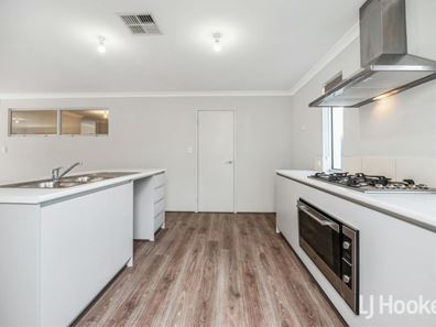 14 Zircon Drive, Byford WA 6122
