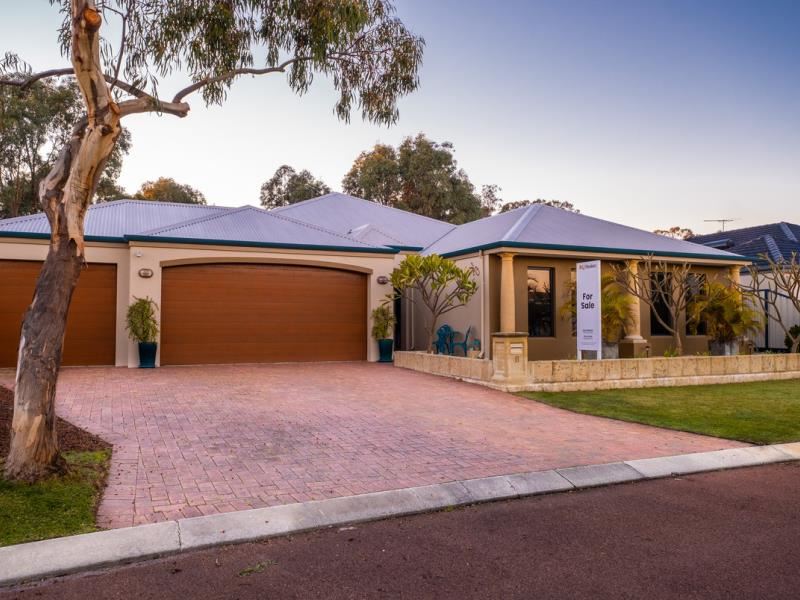 8 Peach Tree Pass, Meadow Springs