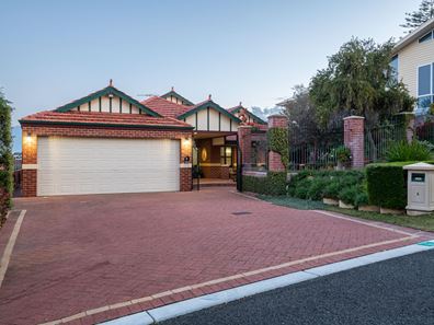 6 Arbery Avenue, Sorrento WA 6020