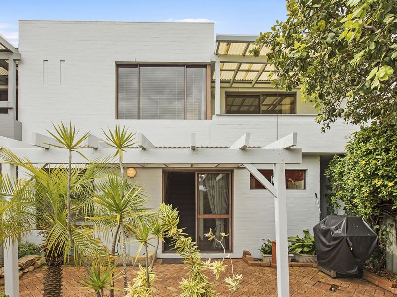3/3 Alga Street, Scarborough
