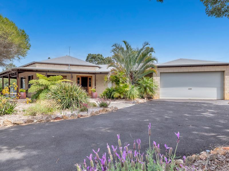 7 Redfern Place, Erskine