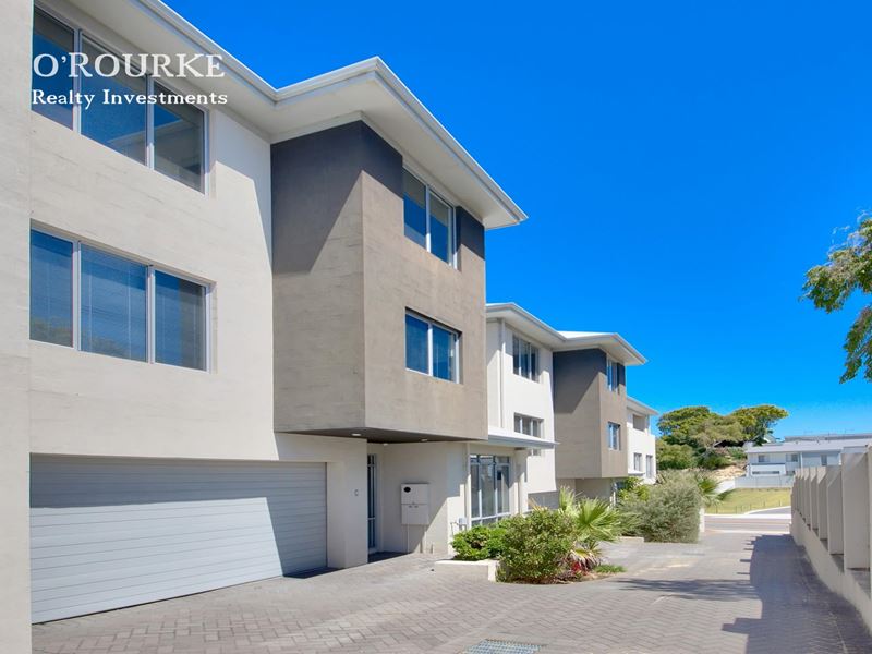 11C Pearl Parade, Scarborough