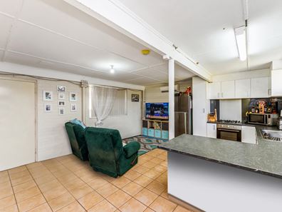 7 Light Street, Shoalwater WA 6169