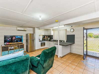 7 Light Street, Shoalwater WA 6169