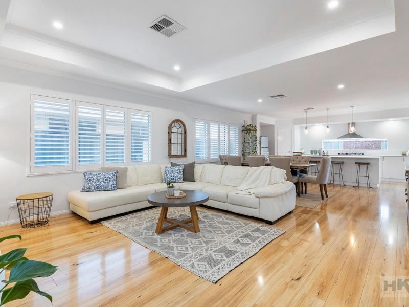 15 Greenfield Crescent, Caversham