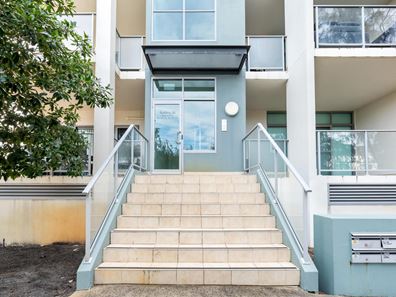 31/30 Malata Crescent, Success WA 6164