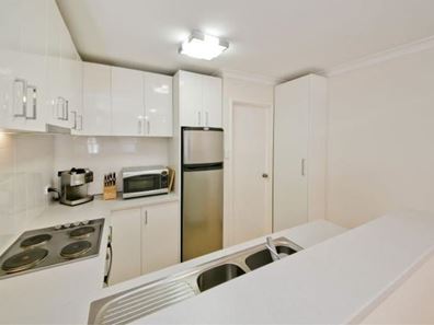2/77 Tyler Street, Joondanna WA 6060