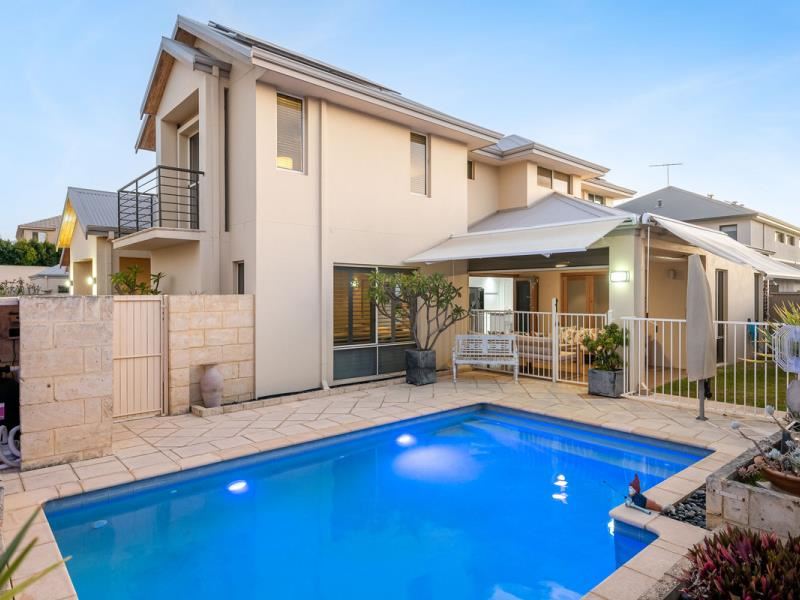 10 Madeira Turn, Hillarys