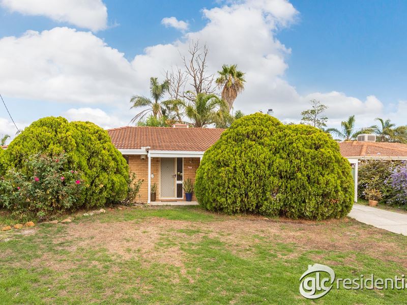 9 Eacham Court, South Lake