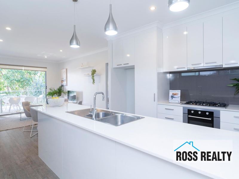 2/30 Lovegrove Way, Morley