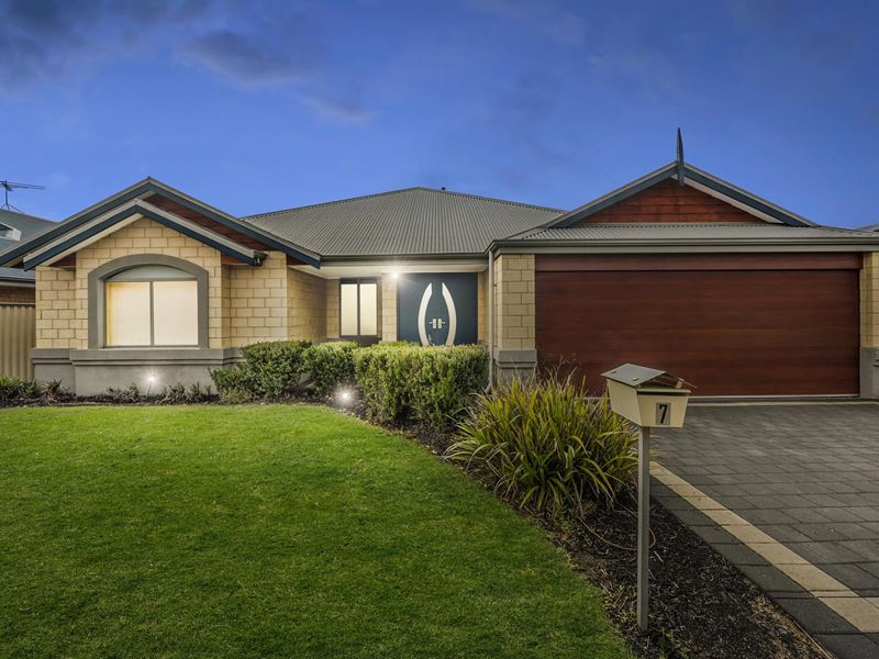 7 Armand Drive, Aubin Grove WA 6164