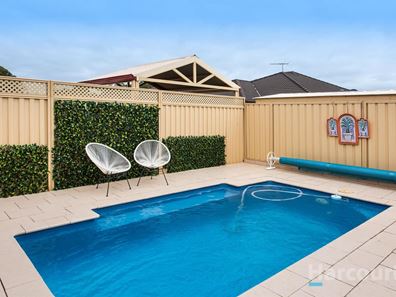 20 Phoenix Terrace, Hocking WA 6065