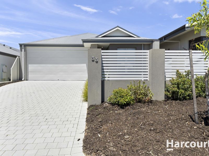 33 Watershed Way, Pearsall