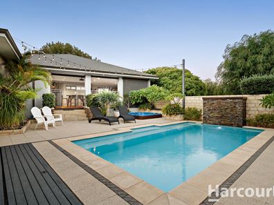 3 Carina Circle, Halls Head WA 6210