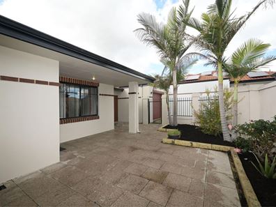 9/4 Kindra Way,, Nollamara WA 6061