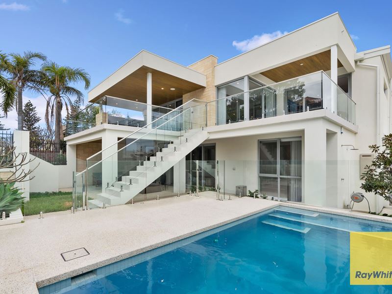 Deane Street, Cottesloe