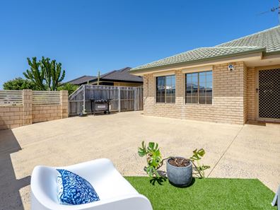 259 Peelwood Parade, Halls Head WA 6210