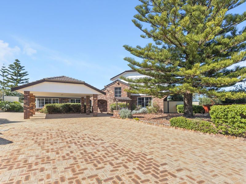 8 Castle Court, Kallaroo WA 6025