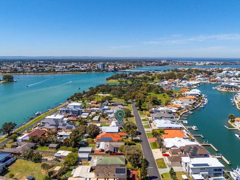 12 Leighton Road East, Halls Head