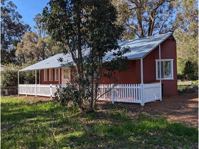 20 Mclarty Street, Dwellingup WA 6213