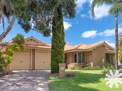 13 Noreatt Place, Leeming WA 6149