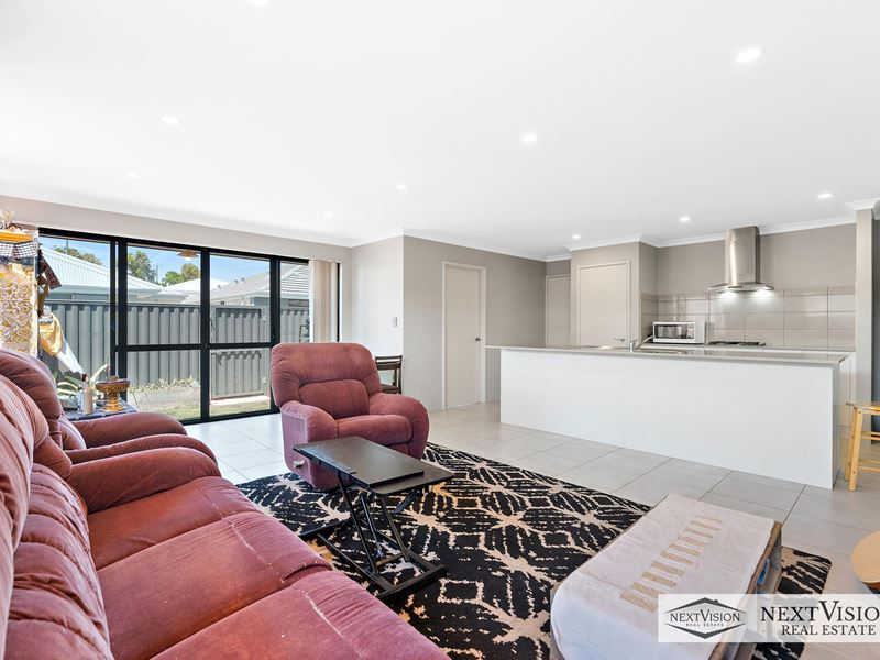 2/84 West Churchill Avenue, Lake Coogee