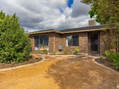 16 Dionne Place, Gosnells WA 6110