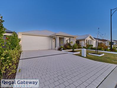 82 Aquamarine Parade, Treeby WA 6164