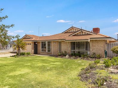 82 Ronsard Drive, San Remo WA 6210