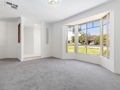82 Ronsard Drive, San Remo WA 6210