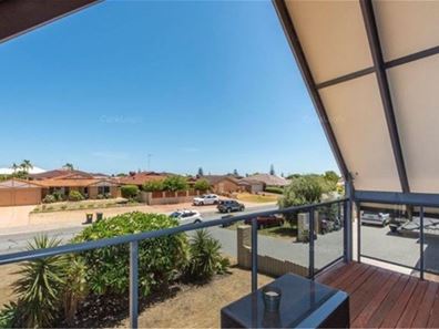 184 Mclarty Road, Halls Head WA 6210