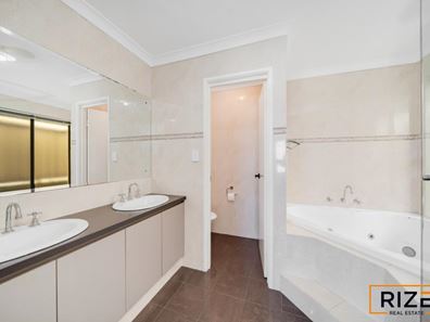 7 Capri Leone Way, Sinagra WA 6065