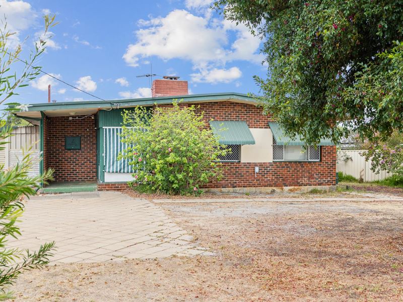 4 Oswell Street, Cloverdale WA 6105