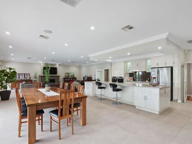24 Mobilia Place, Gnangara WA 6077