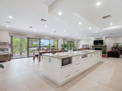 24 Mobilia Place, Gnangara WA 6077