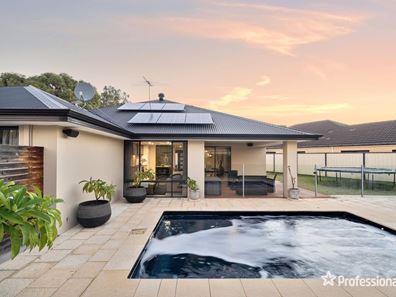 5 Marriott Crescent, Wattle Grove WA 6107