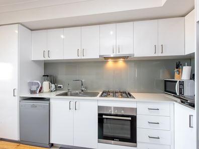 6/4 Waterloo Street, Joondanna WA 6060
