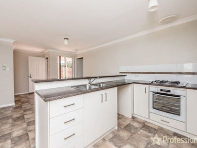 2/376 Chapman Road, Bluff Point WA 6530