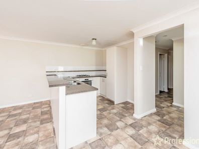 2/376 Chapman Road, Bluff Point WA 6530