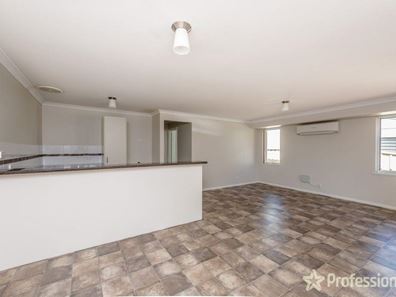 2/376 Chapman Road, Bluff Point WA 6530