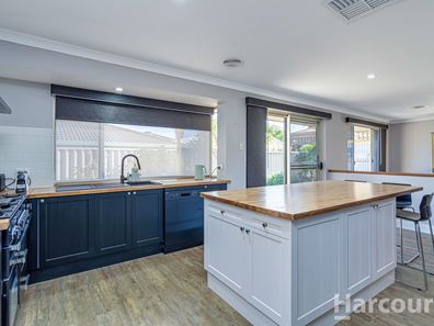 17 Bainbridge Mews, Currambine WA 6028