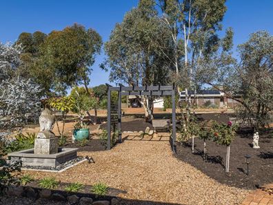 14 Maud Street, York WA 6302
