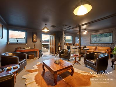 15 Onyx Rd, Mount Richon WA 6112