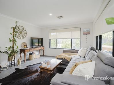 5 Durleigh Road, Aveley WA 6069