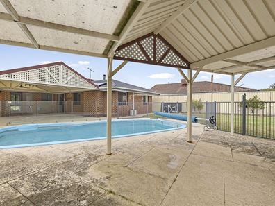 4 Leith Place, High Wycombe WA 6057