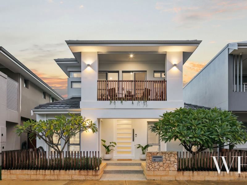 13 Leonidas Road, North Coogee WA 6163