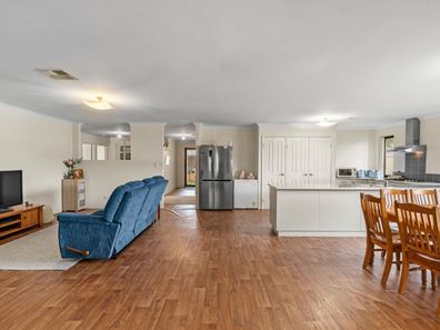 10/70 Rodoreda Crescent, Ravenswood WA 6208